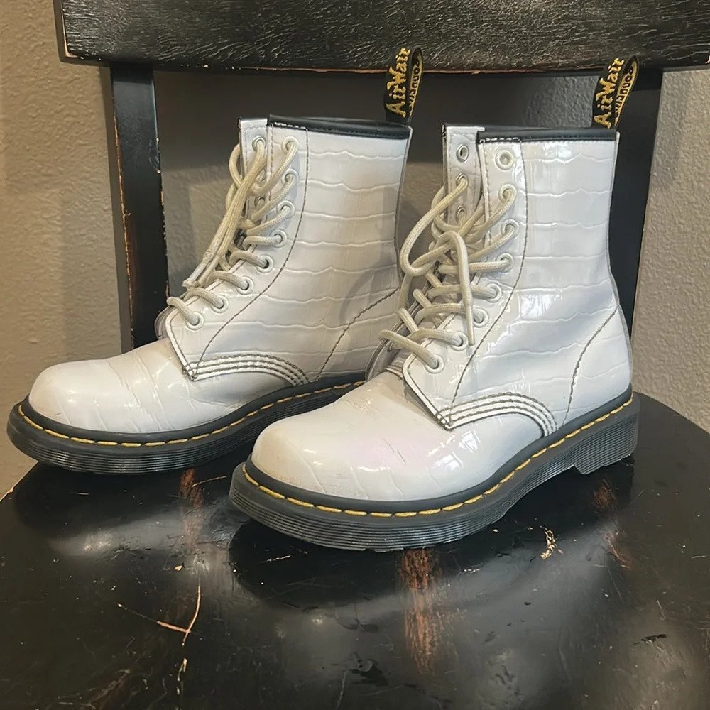 Dr. Martens Croc Embossed White Patent Leather 8-eyelet 1460 W Classic Boots - Picture 6 of 15